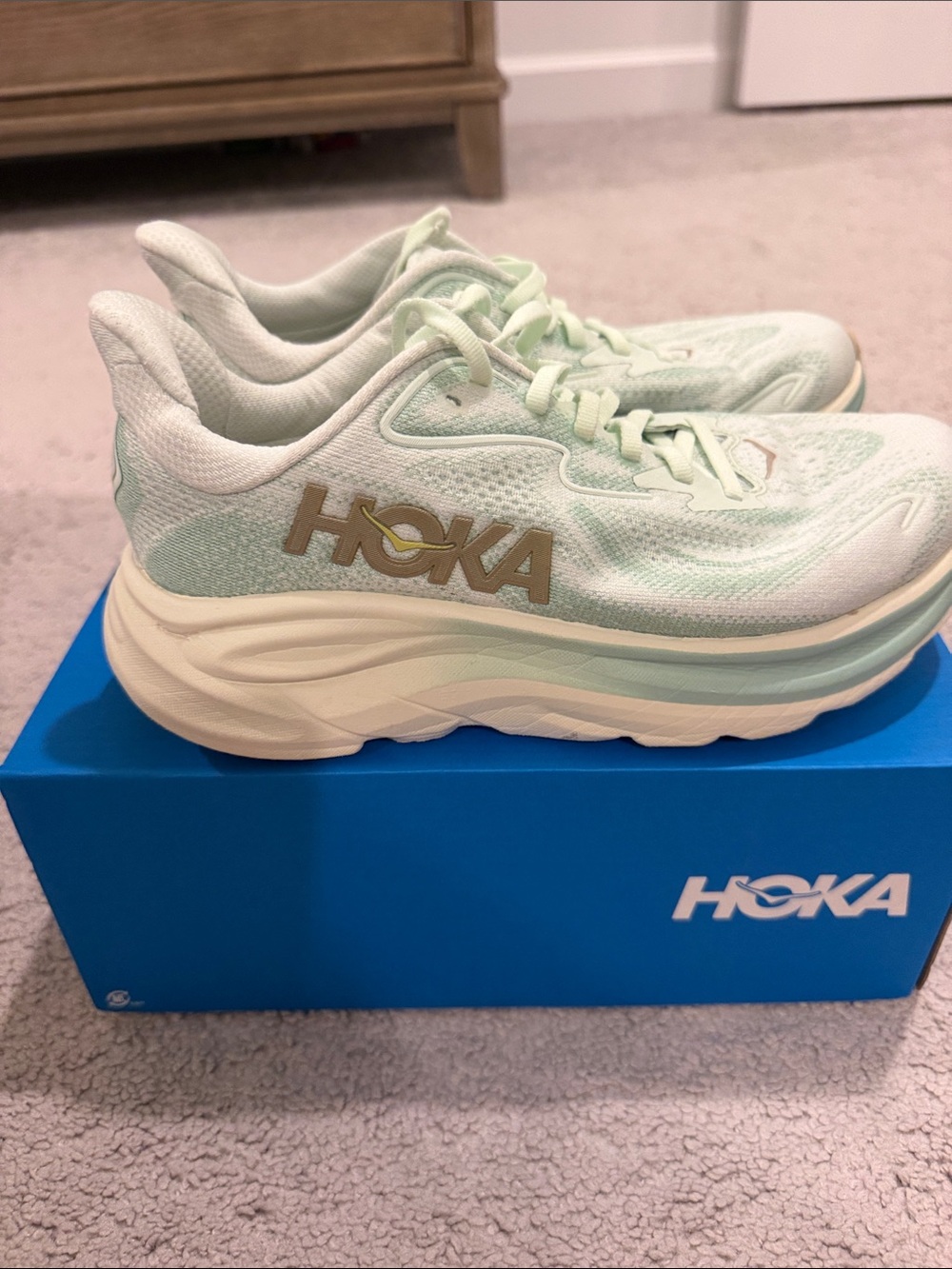 Hoka Women's Clifton 10, Size 7, Mint Green Cushioned Athletic Shoe - Picture 6 of 12